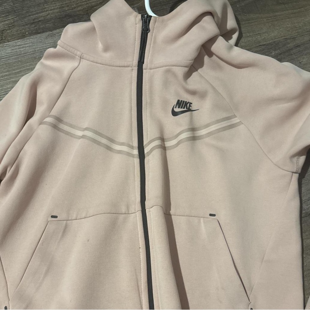 Nike Tech